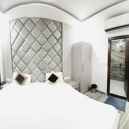 Hotel Green Apple Bareilly Εξωτερικό φωτογραφία