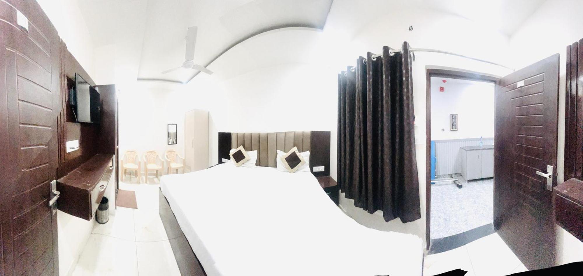 Hotel Green Apple Bareilly Εξωτερικό φωτογραφία