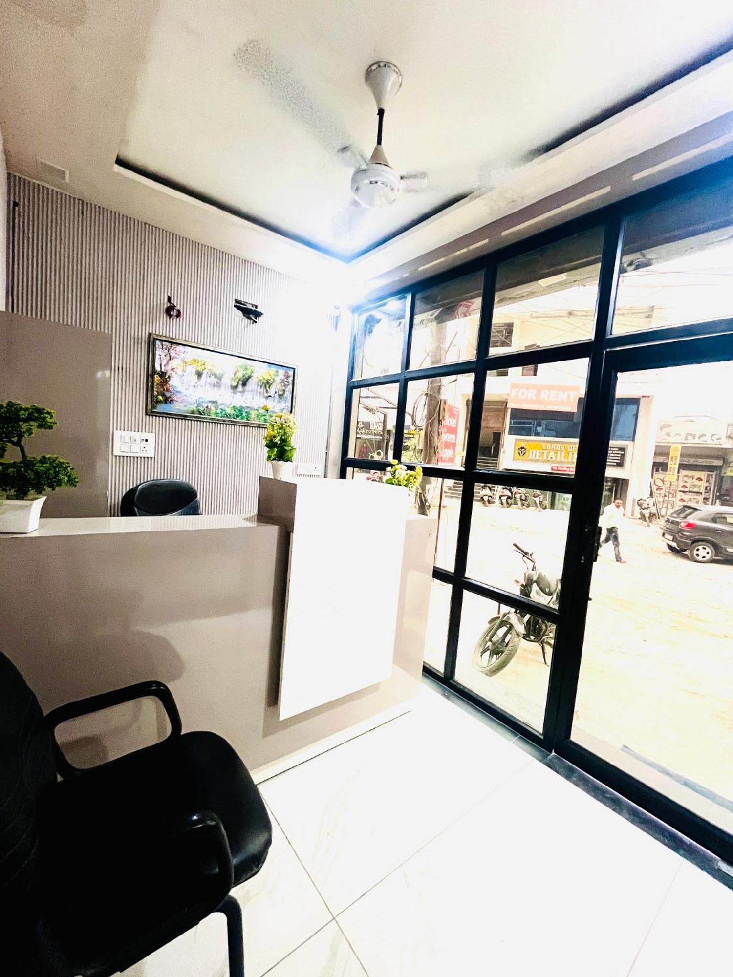 Hotel Green Apple Bareilly Εξωτερικό φωτογραφία