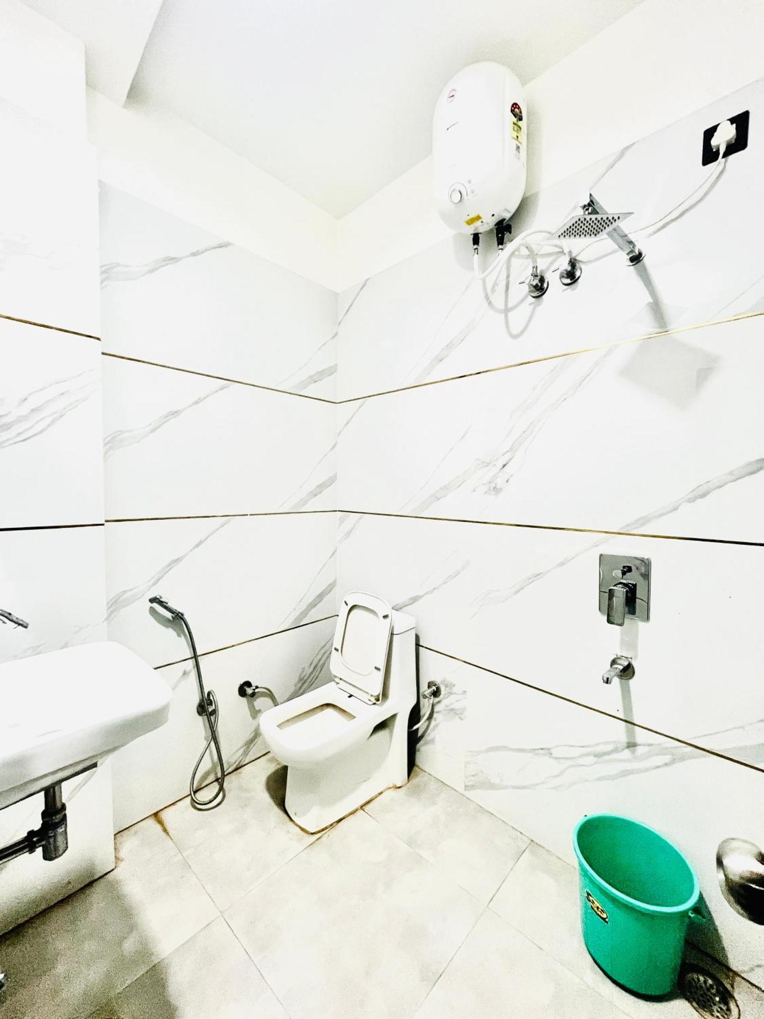 Hotel Green Apple Bareilly Εξωτερικό φωτογραφία