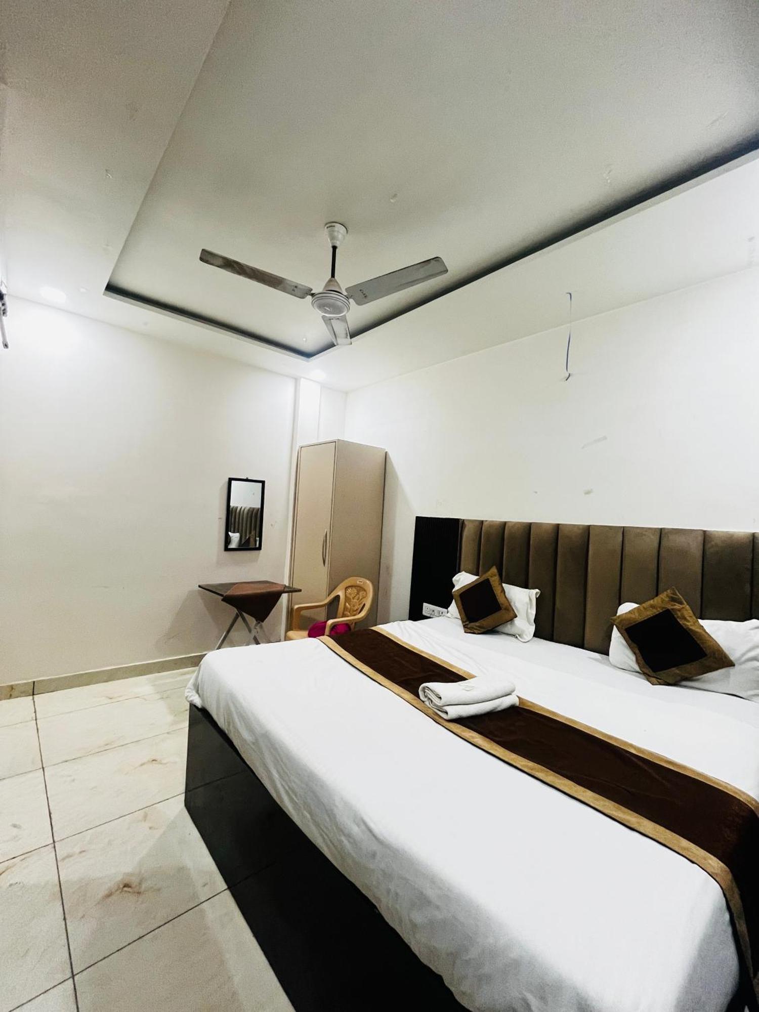 Hotel Green Apple Bareilly Εξωτερικό φωτογραφία