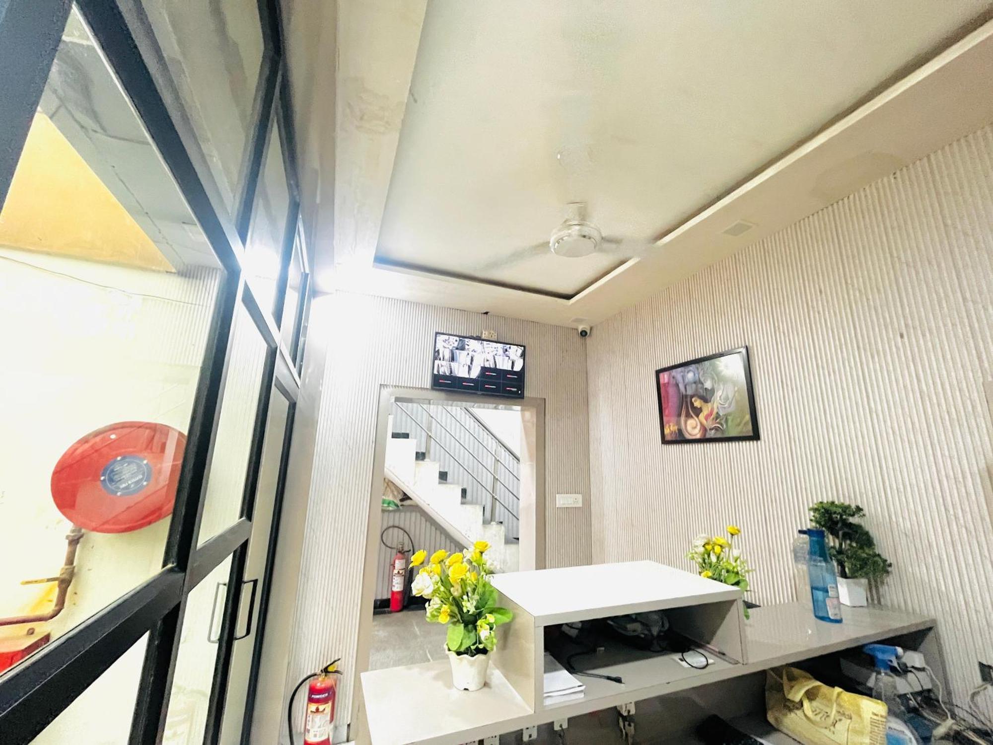 Hotel Green Apple Bareilly Εξωτερικό φωτογραφία
